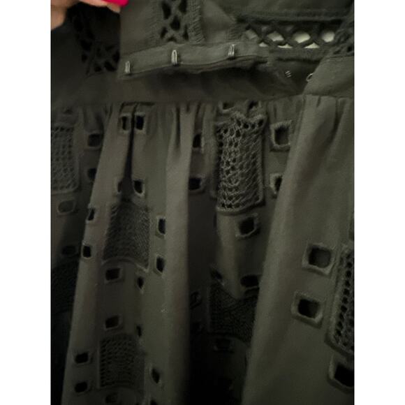 English Factory Embroidered Cotton Eyelet Shift Dress In Black Size‎ XS - Picture 11 of 12
